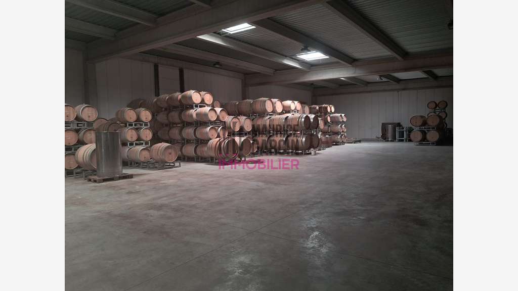 Entrepôt d'exception 1100m² à vendre Nord Vaucluse