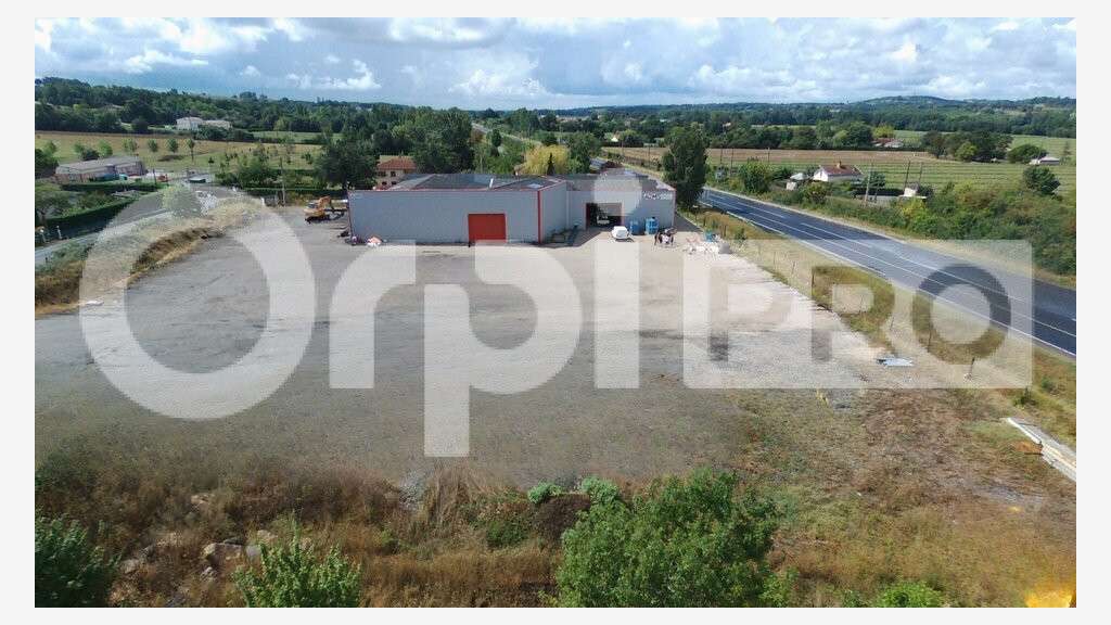 Local d'activité 1600m² sur 1ha proche Caussade
