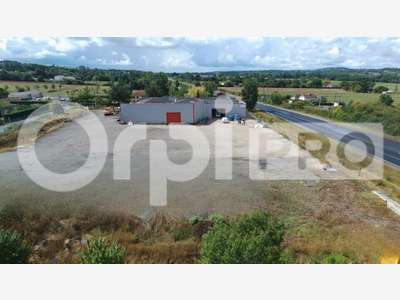 Local d'activité 1600m² sur 1ha proche Caussade