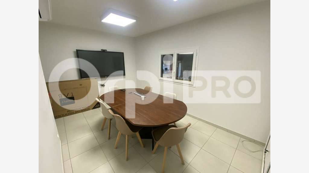 Local d'activité 1600m² sur 1ha proche Caussade