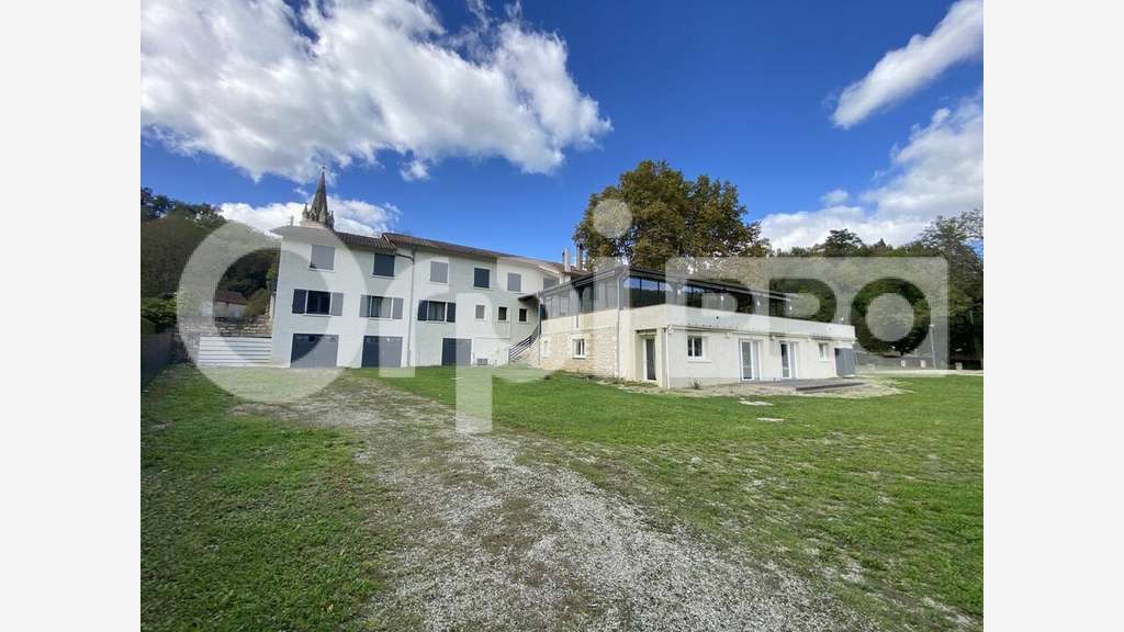 Local d'activité de 800m² à vendre à Caylus