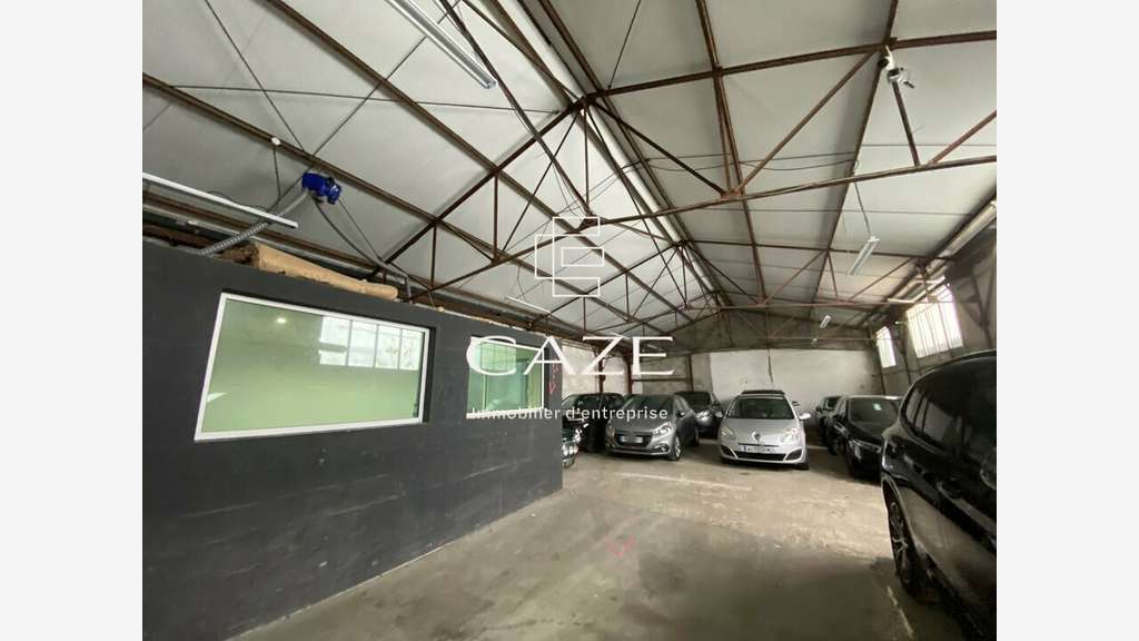 Bâtiment de 495m² à vendre à Cenon