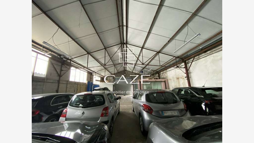 Bâtiment de 495m² à vendre à Cenon