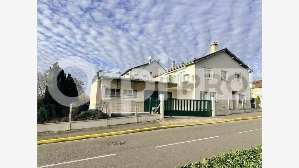 Local d'activité de 250m² à vendre à Champlan