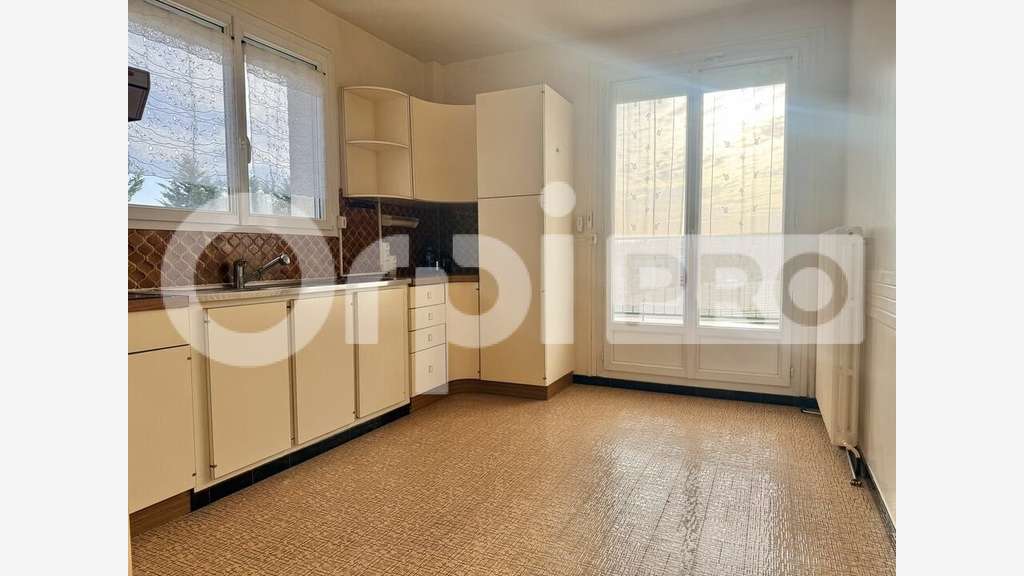 Local d'activité de 250m² à vendre à Champlan