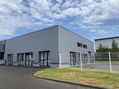 Local professionnel de 370m² à vendre à Chantepie