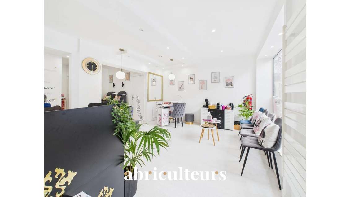 Local commercial de 59 m² à forte rentabilité au c