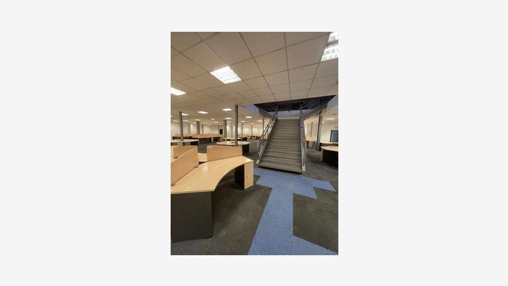 AV local d'activité 2130m² à Chasseneuil-du-Poitou