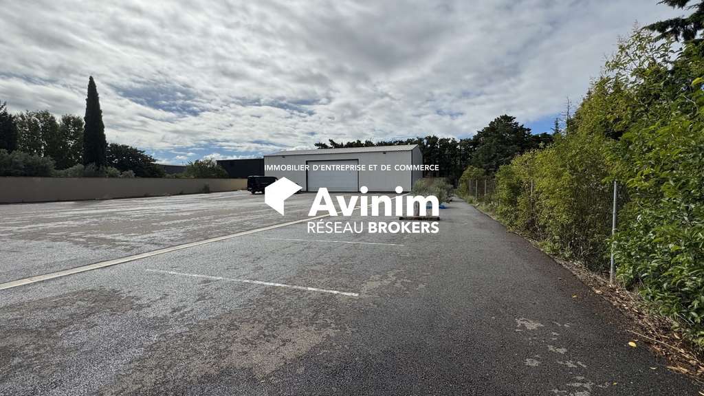 Vente local récent 300m² sur 2000m² Châteaurenard