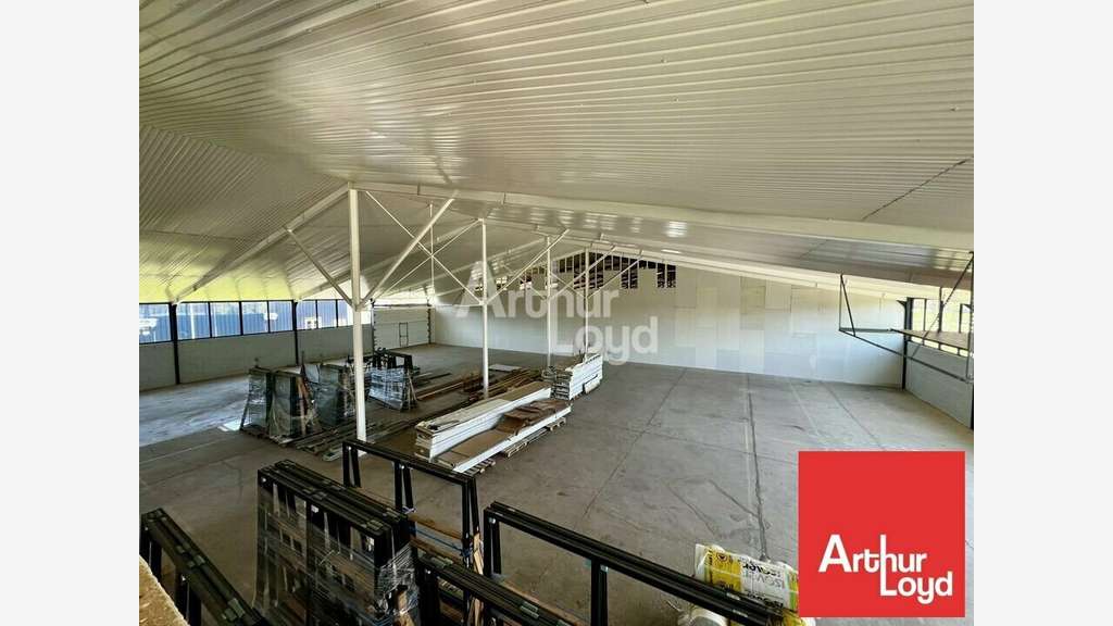 Local d'activité 180m² à vendre à Châtellerault