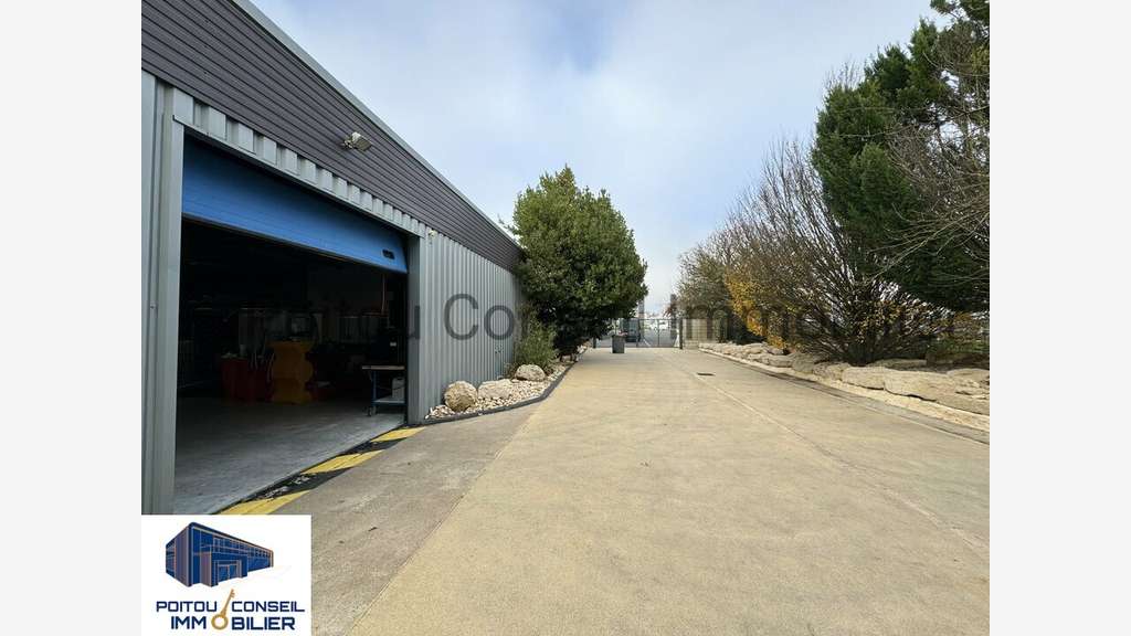 AV local activité 932m² Chauray emplacement top