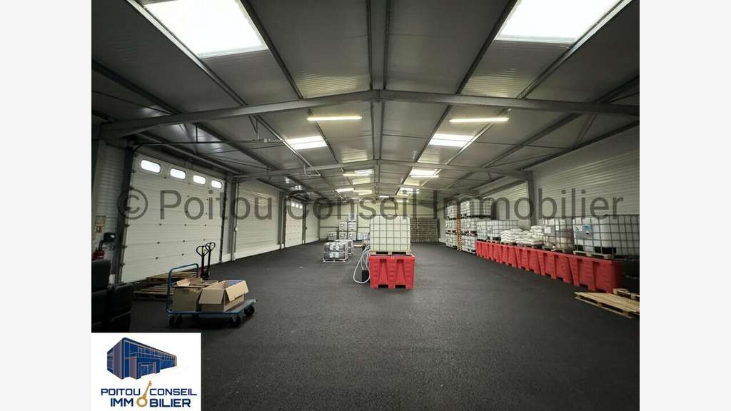 AV local activité 932m² Chauray emplacement top
