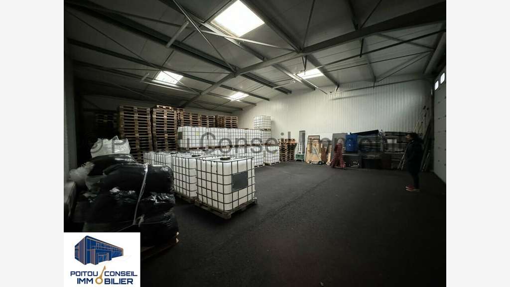 AV local activité 932m² Chauray emplacement top