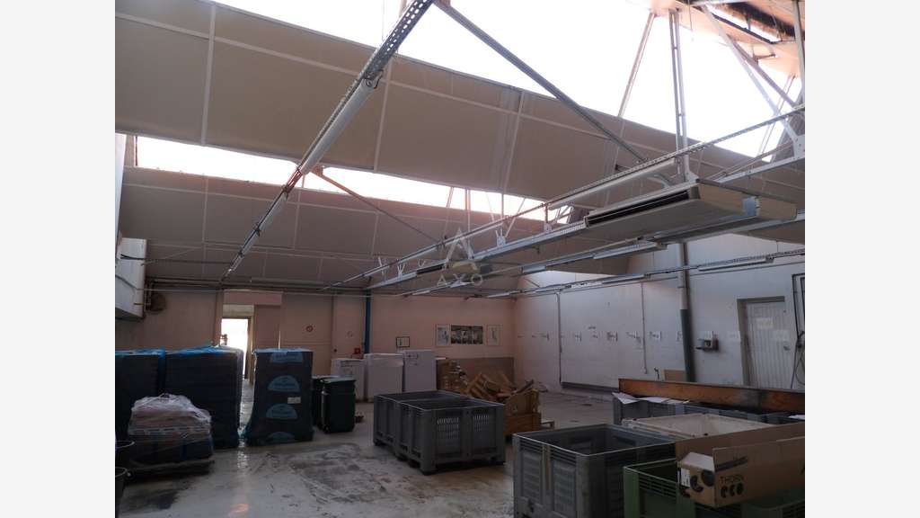 AV ancien bâtiment industriel à Cholet centre