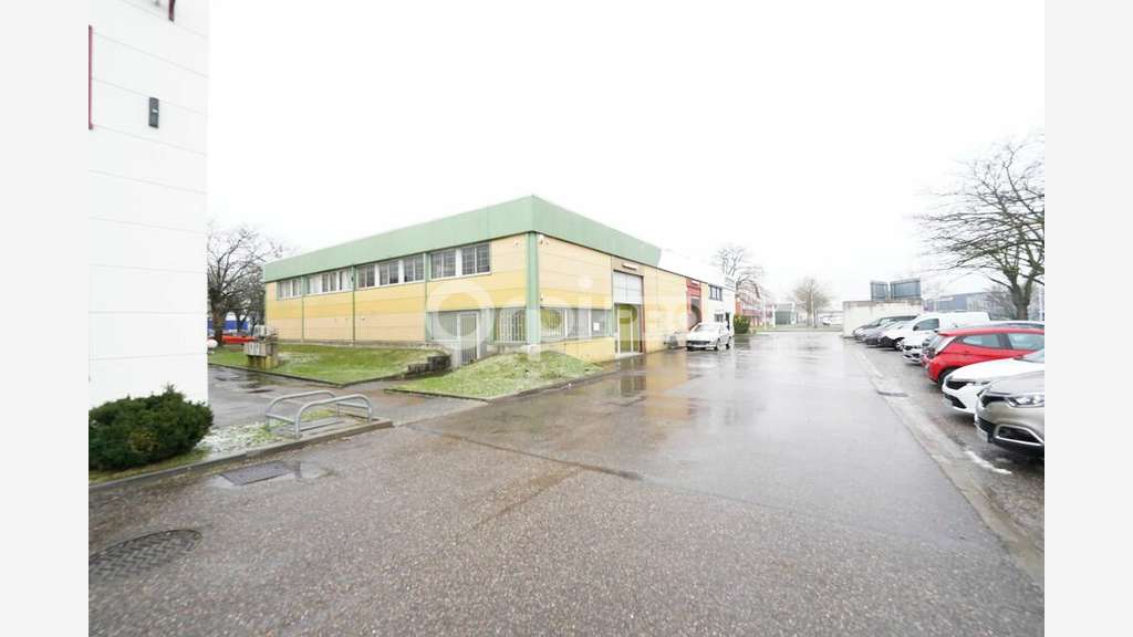 Vente local mixte à louer 215m² à Corbas