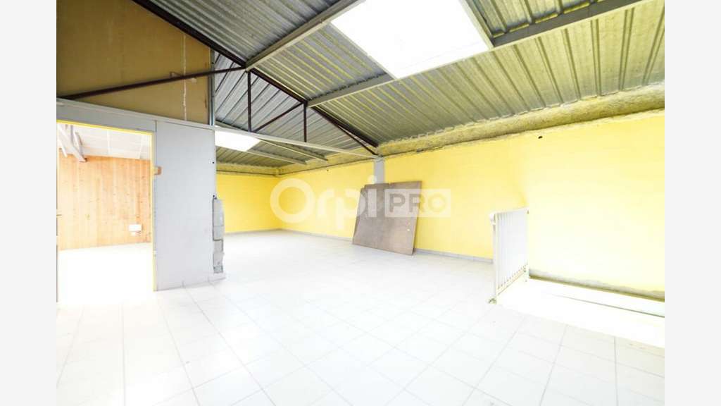 Vente local mixte à louer 215m² à Corbas
