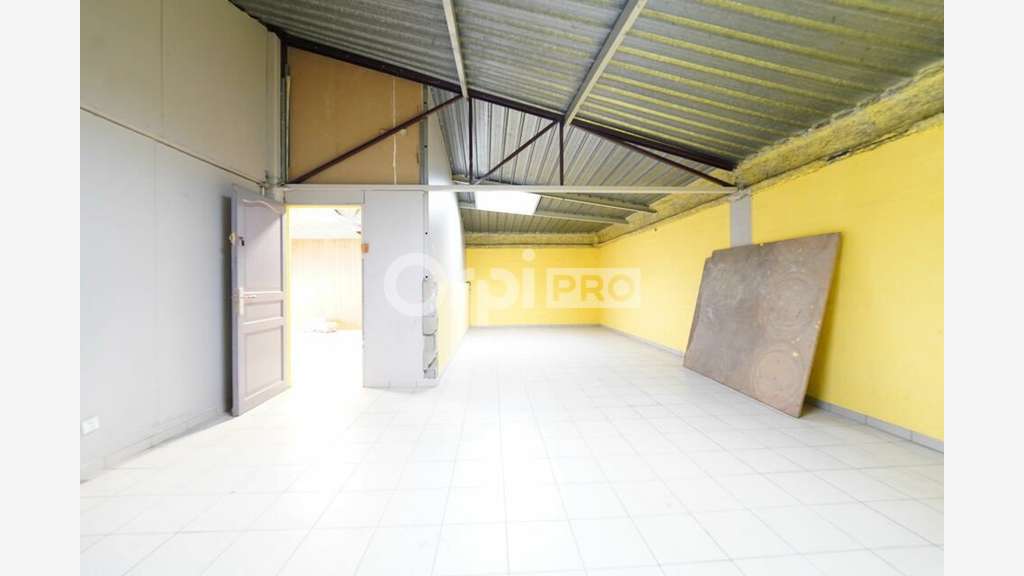 Vente local mixte à louer 215m² à Corbas