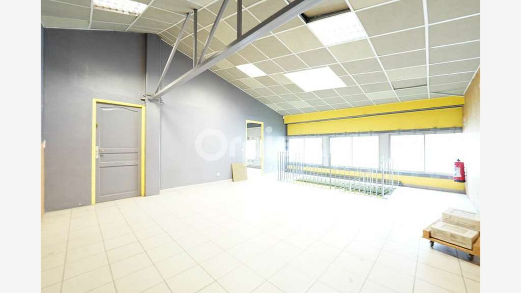 Vente local mixte à louer 215m² à Corbas