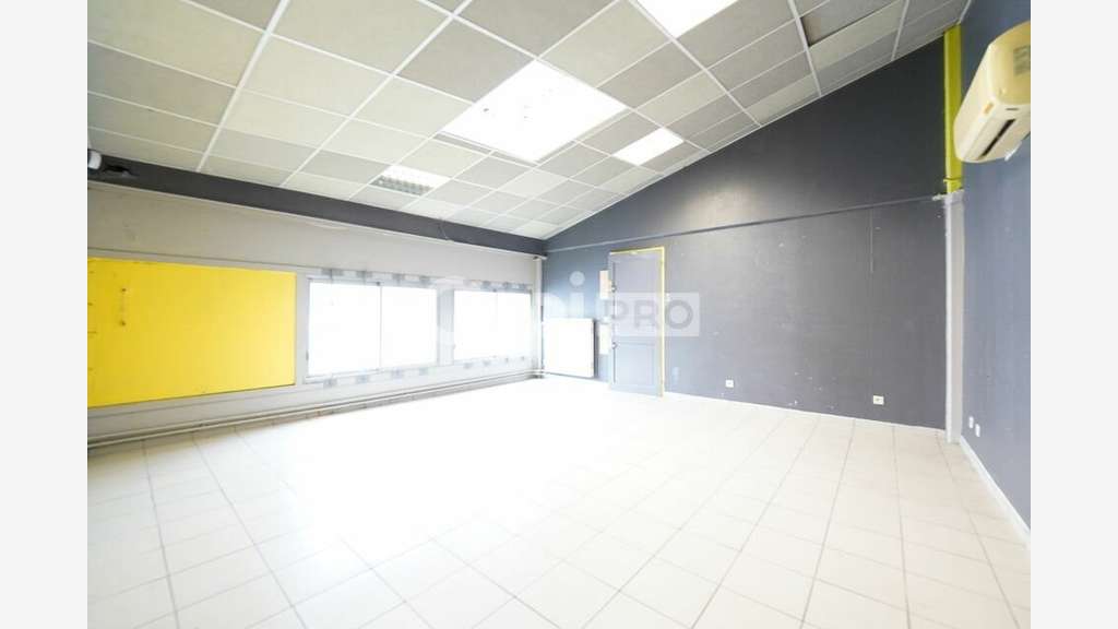 Vente local mixte à louer 215m² à Corbas