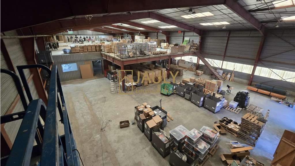 Entrepot rénové 4 540 m² Coulommiers / Fe