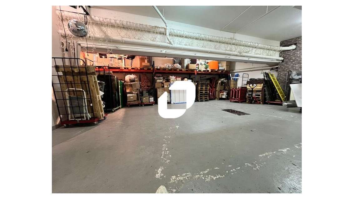 Vente Local d'activité 157m² Courbevoie
