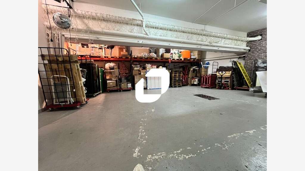 Vente Local d'activité 157m² Courbevoie