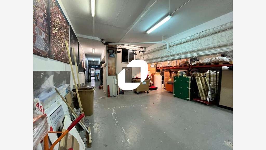 Vente Local d'activité 157m² Courbevoie