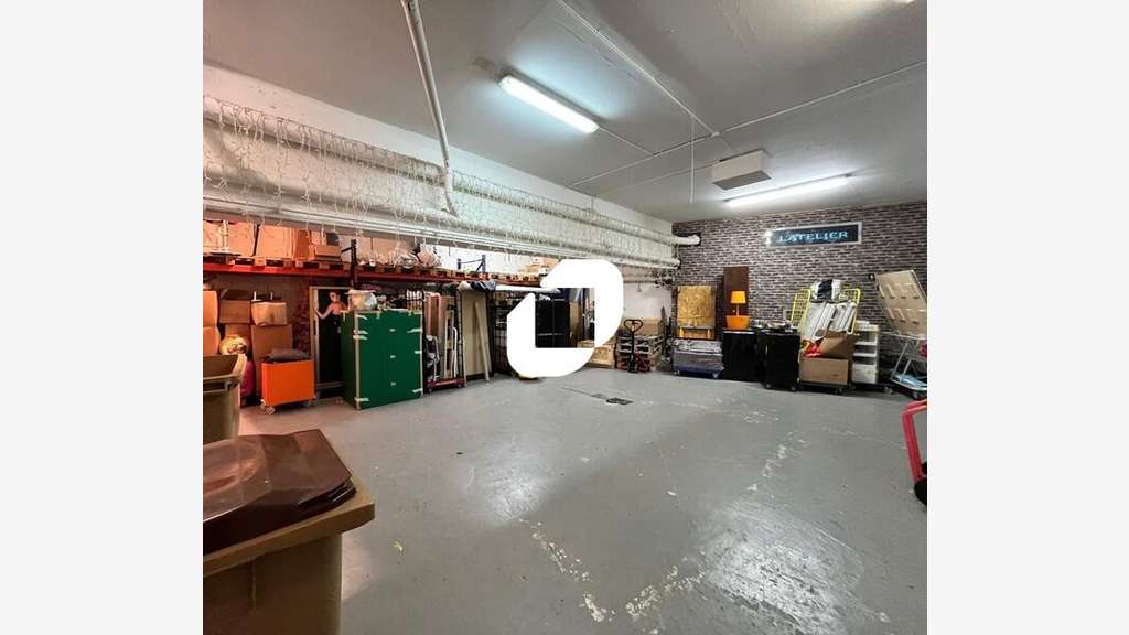 Vente Local d'activité 157m² Courbevoie
