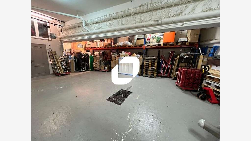 Vente Local d'activité 157m² Courbevoie