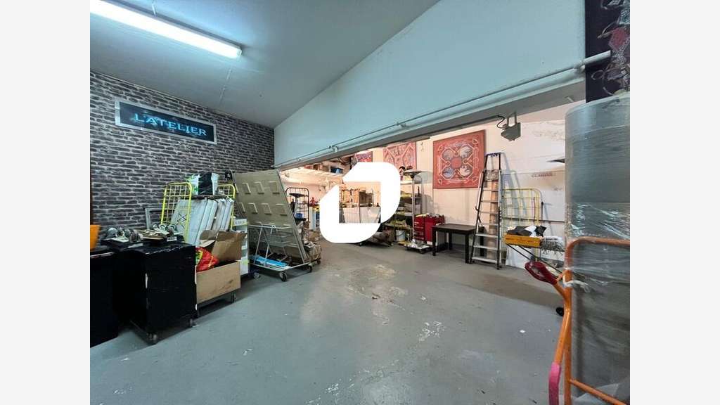 Vente Local d'activité 157m² Courbevoie