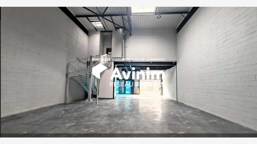 Vente local d'activité 179m² à Courtry