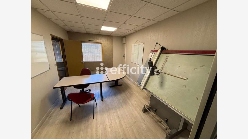 Vente local industriel de 740m² en za à Courzieu