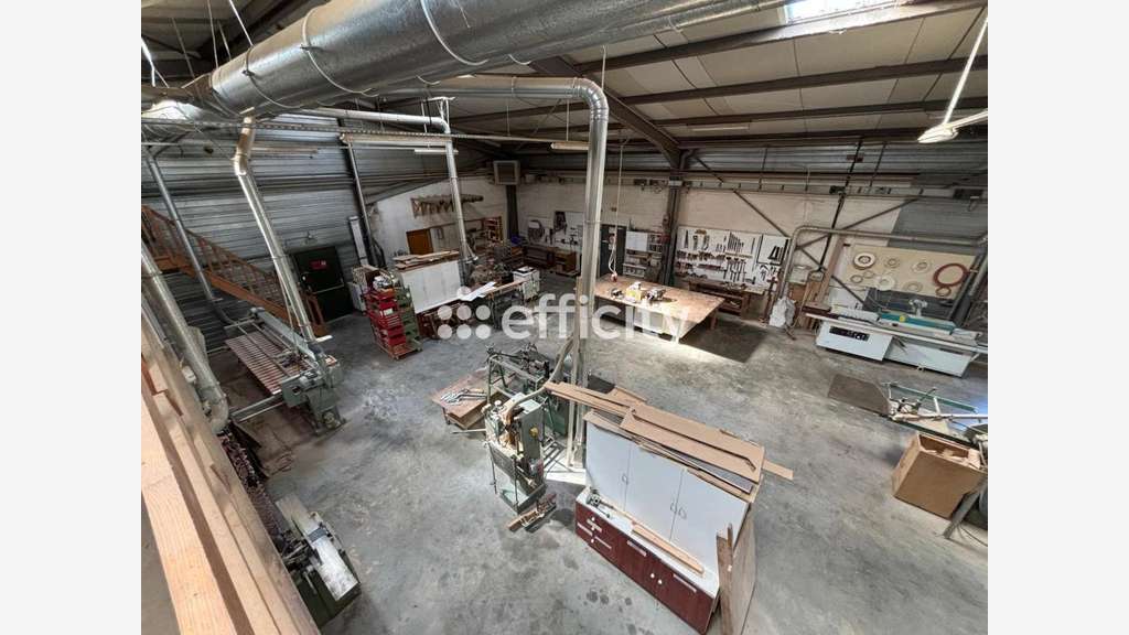Vente local industriel de 740m² en za à Courzieu