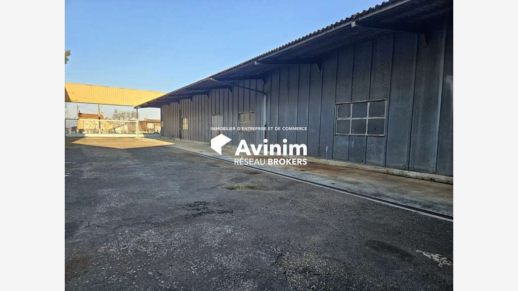Vente bâtiment industriel de 7429m² à Cousance