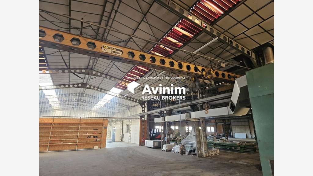 Vente bâtiment industriel de 7429m² à Cousance