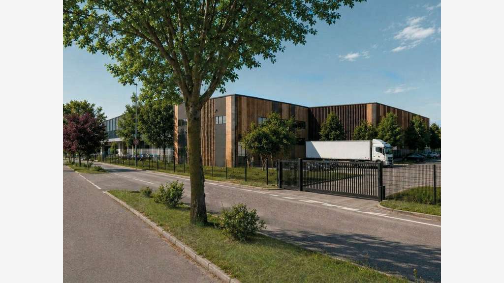 AV local d'activités 2553m² empl stratégique Crépy