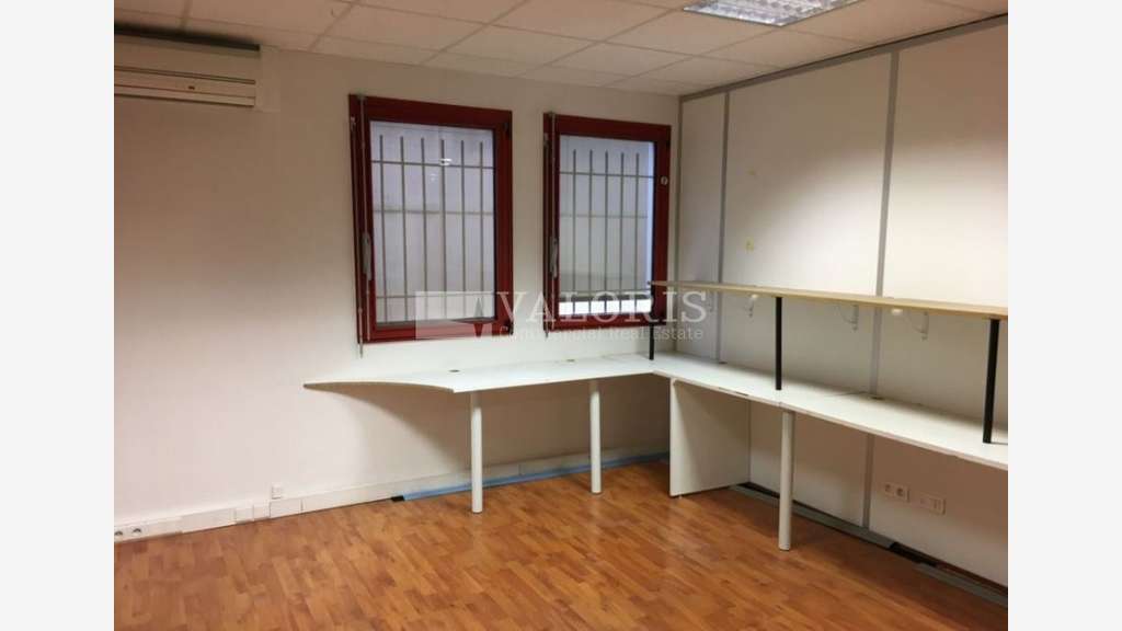 Entrepôt et bureaux 283m² à vendre à Dardilly 