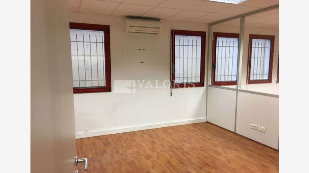 Entrepôt et bureaux 283m² à vendre à Dardilly 