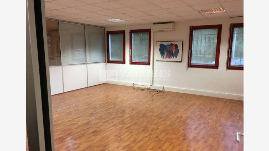 Entrepôt et bureaux 283m² à vendre à Dardilly 