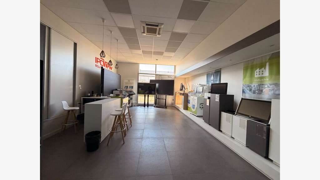 AV bâtiment 1400m² sur 5708m² à Décines-Charpieu