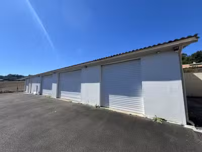 Local d'activité polyvalent 180m² à vendre Dignac