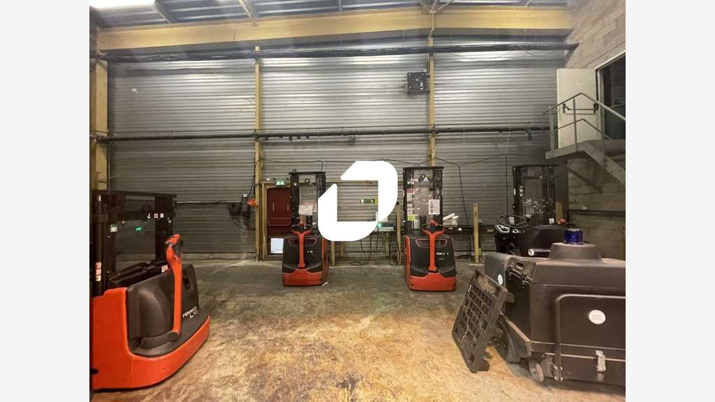 Vente Local d'activité 5050m² Dourdan
