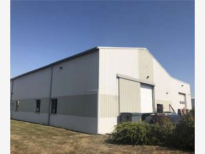 Entrepôt d'une surface de 700 m² à vendre au sud d