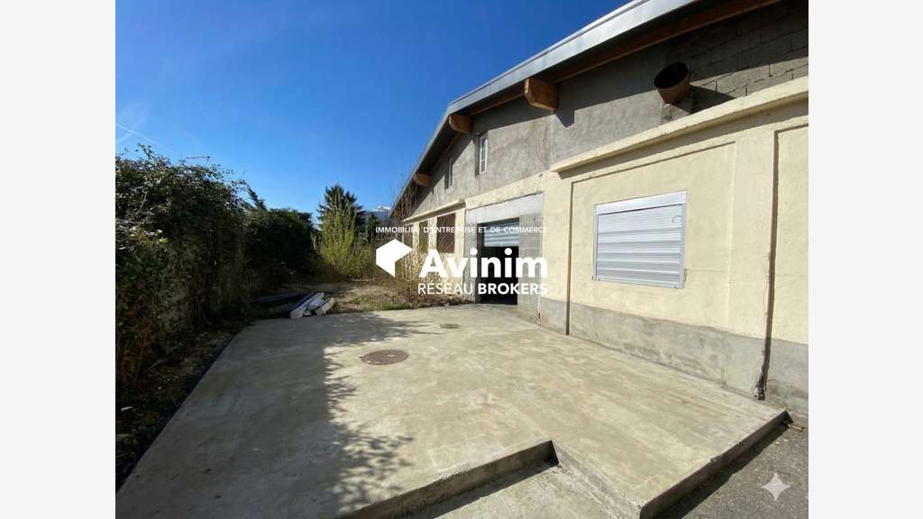 Local d’activité 320m² + extérieur à Echirolles