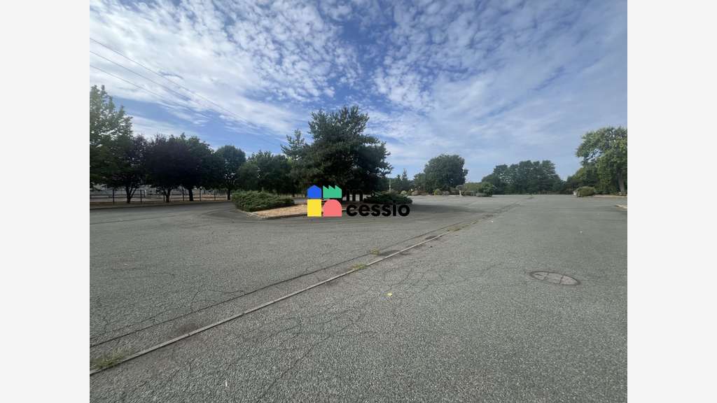 ÉCOMMOY – SITE LOGISTIQUE / TRANSPORT – 1,47 HA –