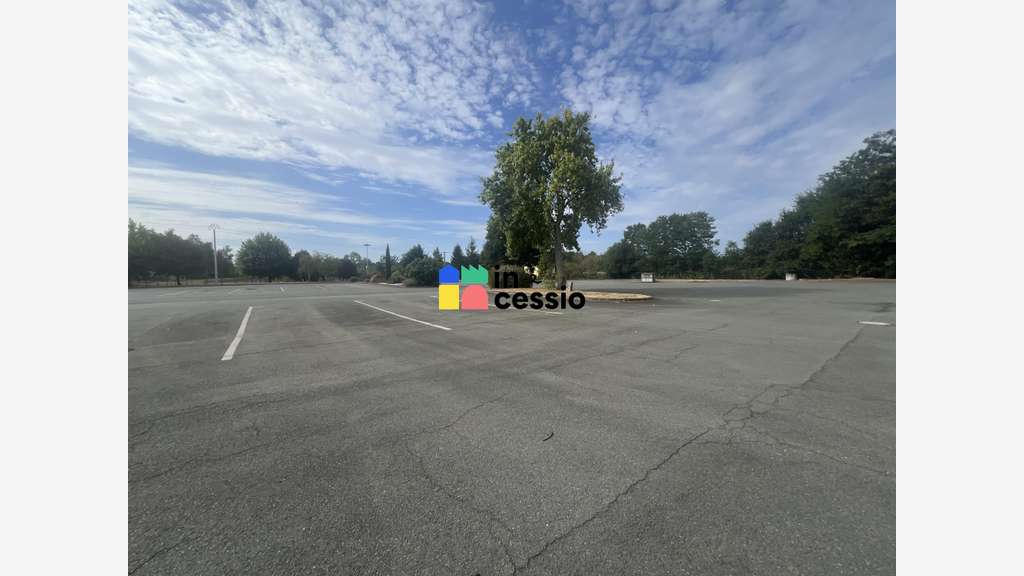 ÉCOMMOY – SITE LOGISTIQUE / TRANSPORT – 1,47 HA –