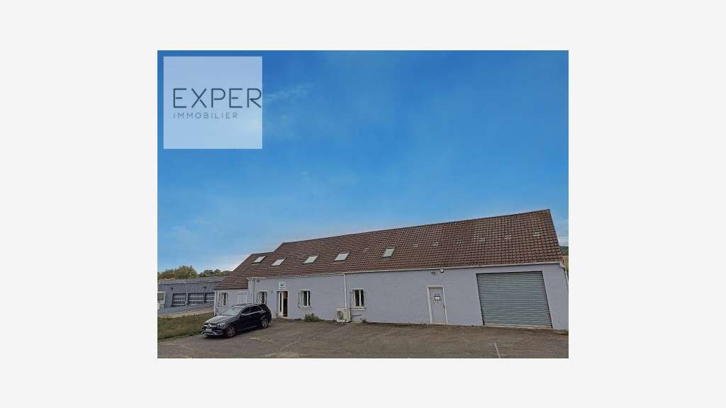 Bâtiment indépendant de 610 m2 avec parking sur so