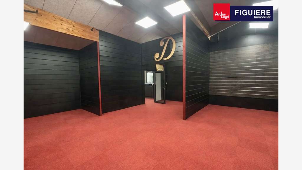 Bâtiment 510m² à vendre sur la ZI des Jalassières