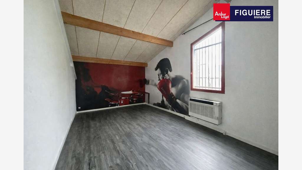 Bâtiment 510m² à vendre sur la ZI des Jalassières