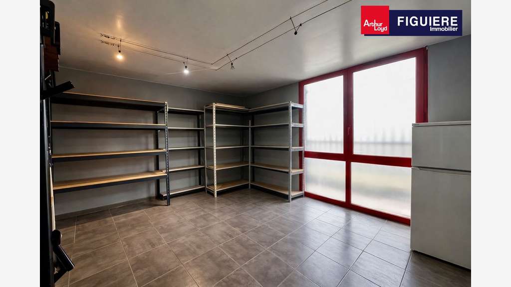 Bâtiment 510m² à vendre sur la ZI des Jalassières